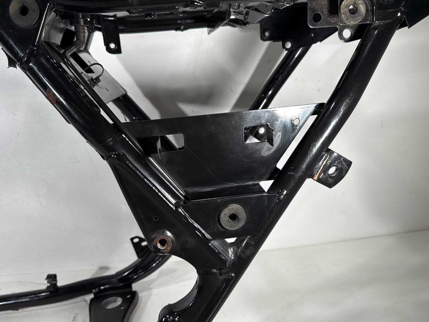 1999 - 2006 Harley-Davidson Touring Electra Glide Ultra Body Main Frame Chassis SLVG 47900-02A