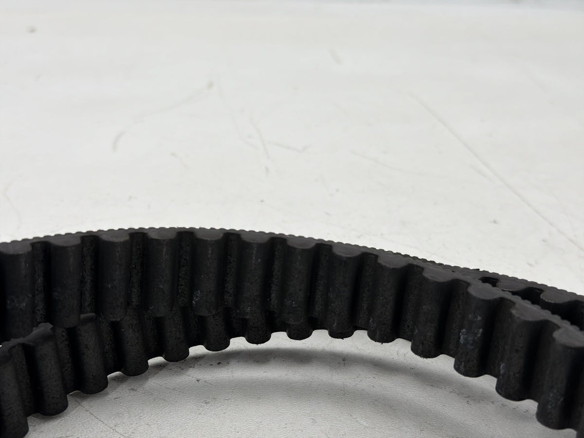 2012 Harley Street Glide Touring FLHX OEM Rear Drive Belt 40024-09 140T 1"