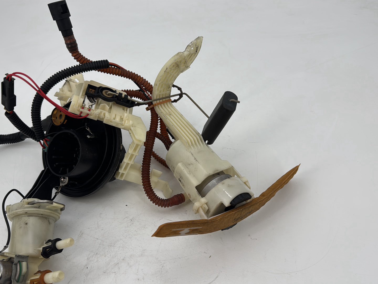 2007 - 2012 Harley-Davidson Touring Road Glide Gas Gasoline Fuel Petrol Pump Sending 	62908-08