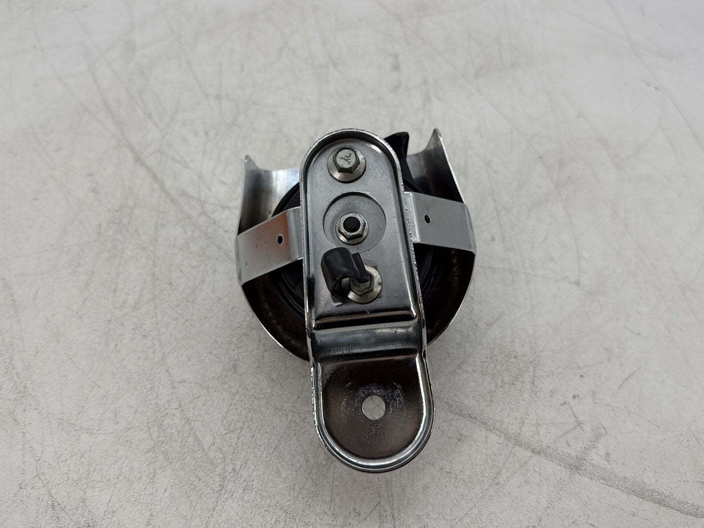 2010 Harley Street Glide Touring FLHX OEM Horn Signal Klaxon Chrome Cover