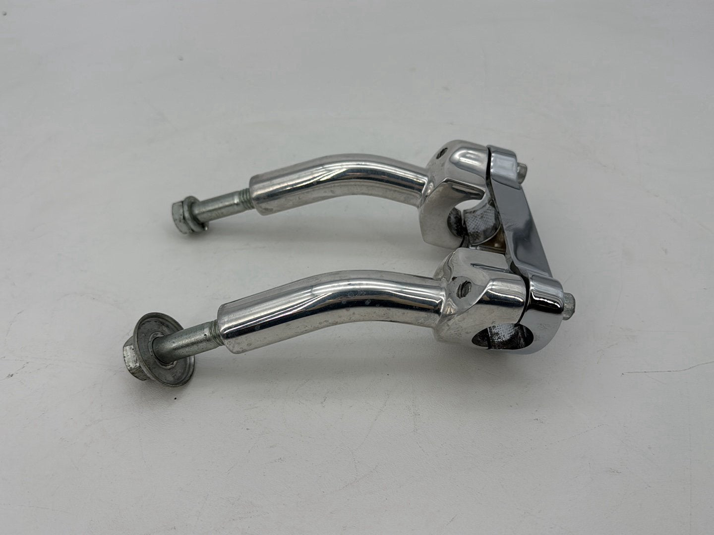 1999 - 2006 Harley-Davidson Dyna Low Rider Front Handlebar Riser Top Clamp Chrome 56124-77