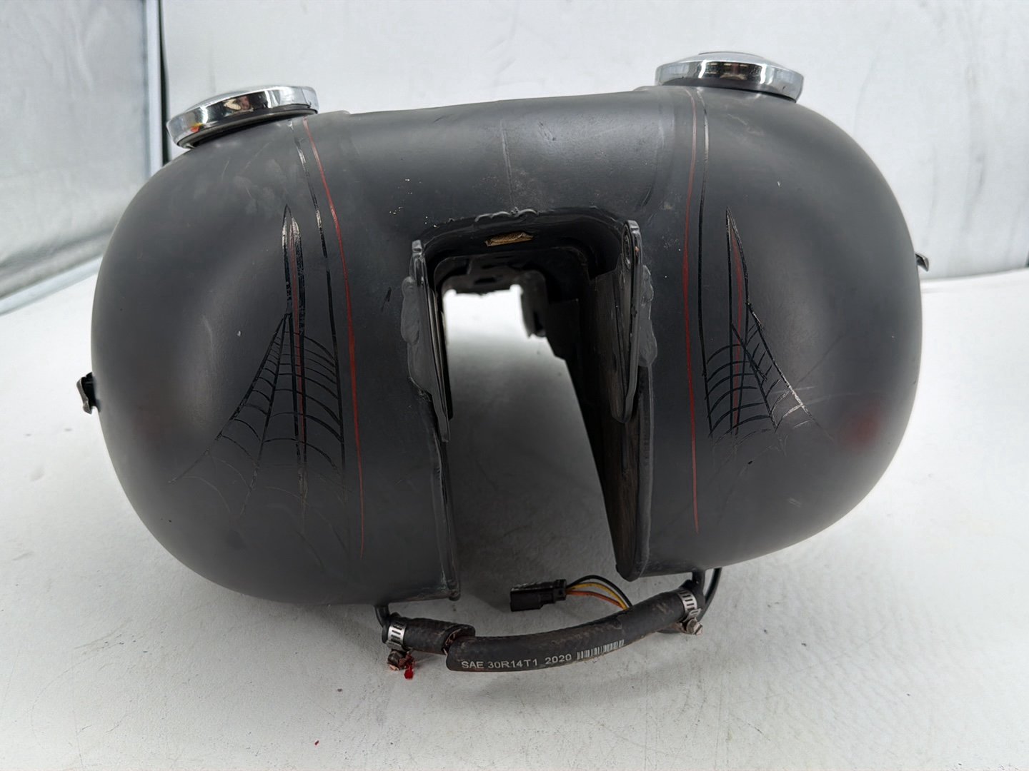 2009 Harley Dyna Street Bob FXDB OEM Fuel Gas Tank Gasoline Reservoir