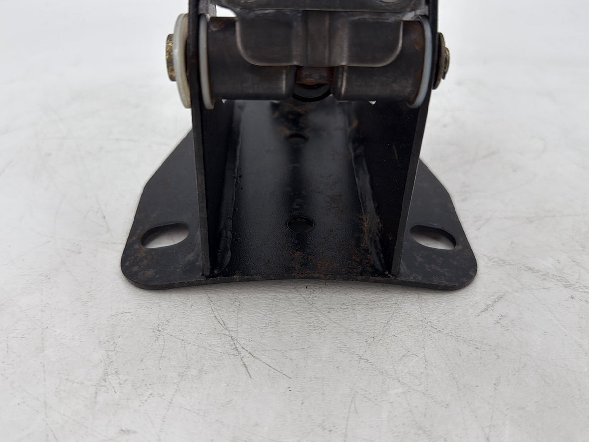 2008 Harley Touring Electra Ultra Adjustable Rider Backrest Lift Mount 52482-01A