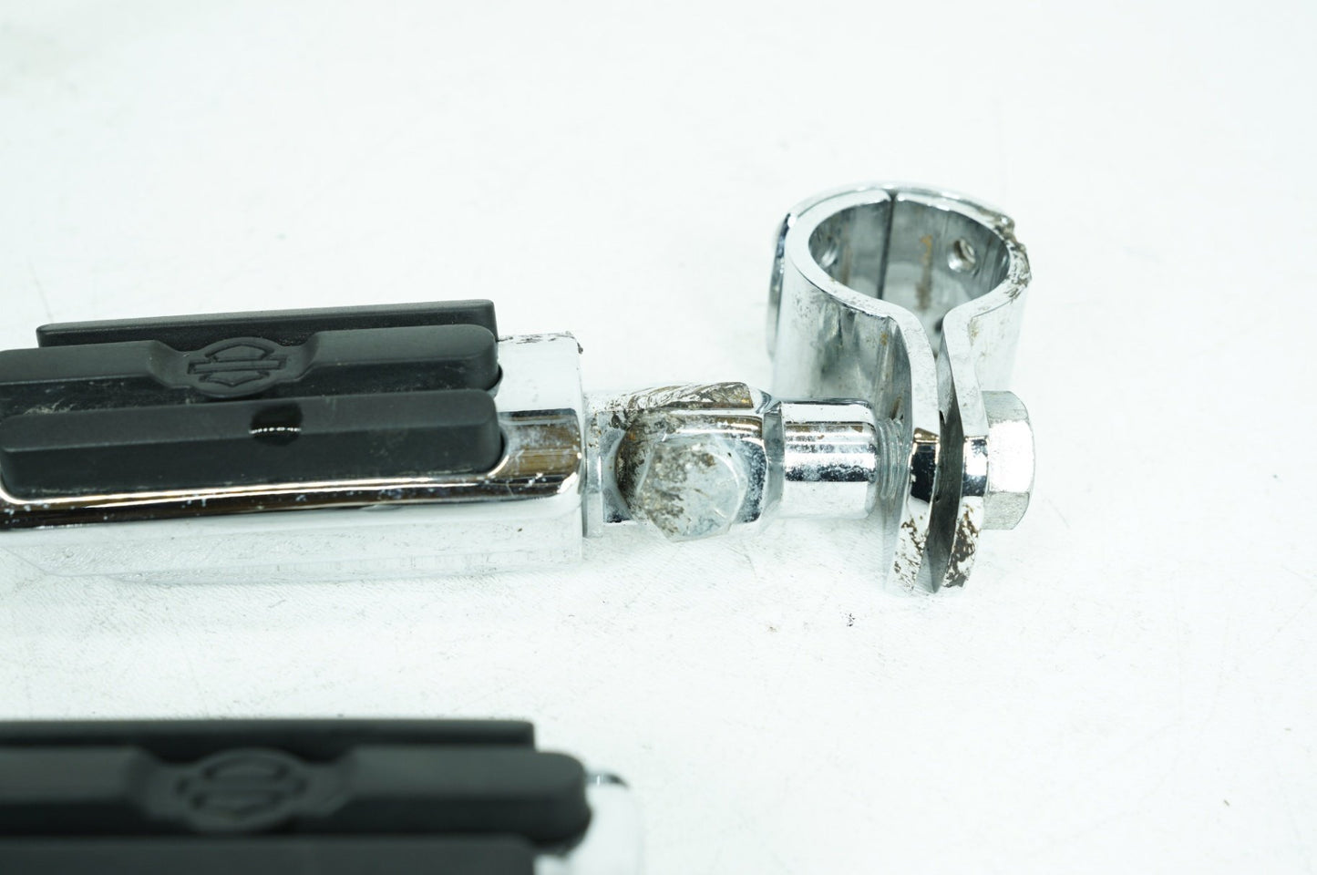 1999 - 2006 Harley-Davidson Touring Road King Classic Front Right Left Highway Foot Pegs 50130-95A