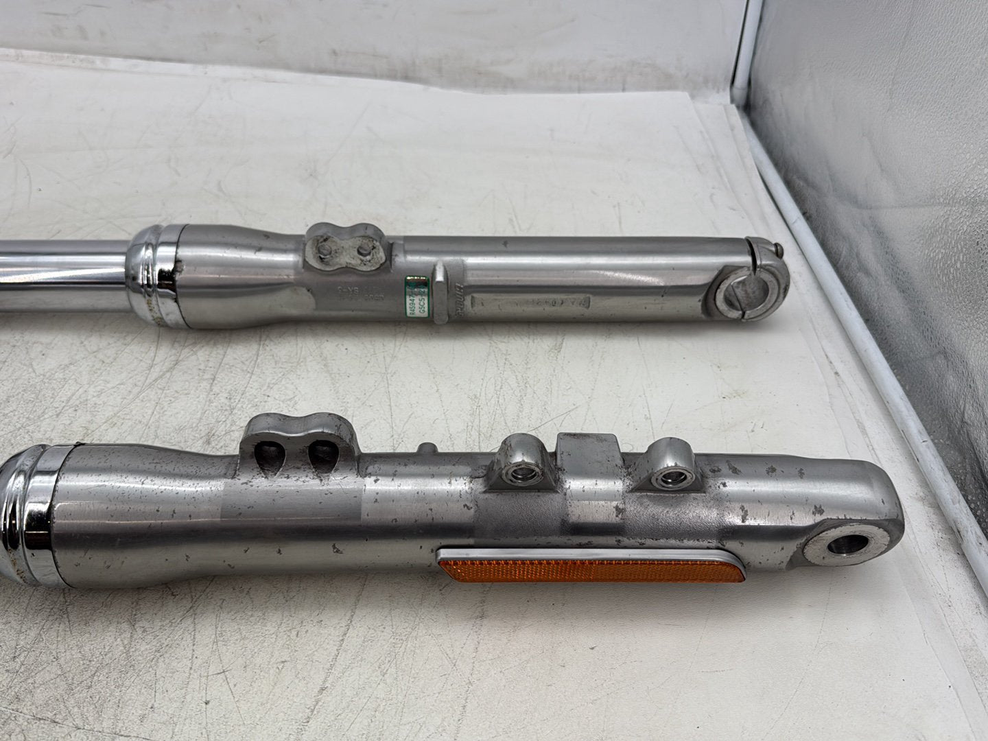 2007 Harley Dyna Street Bob FXDBI OEM Front Triple Tree Set & LH RH Fork Legs Sliders