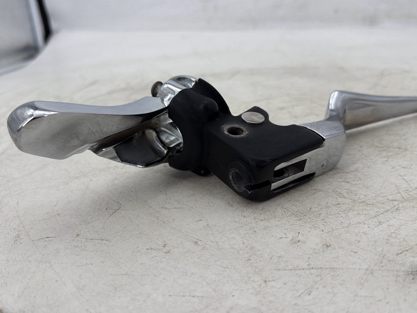 2015 Harley Dyna Low Rider FXDL OEM Front Left Hand Clutch Control Lever