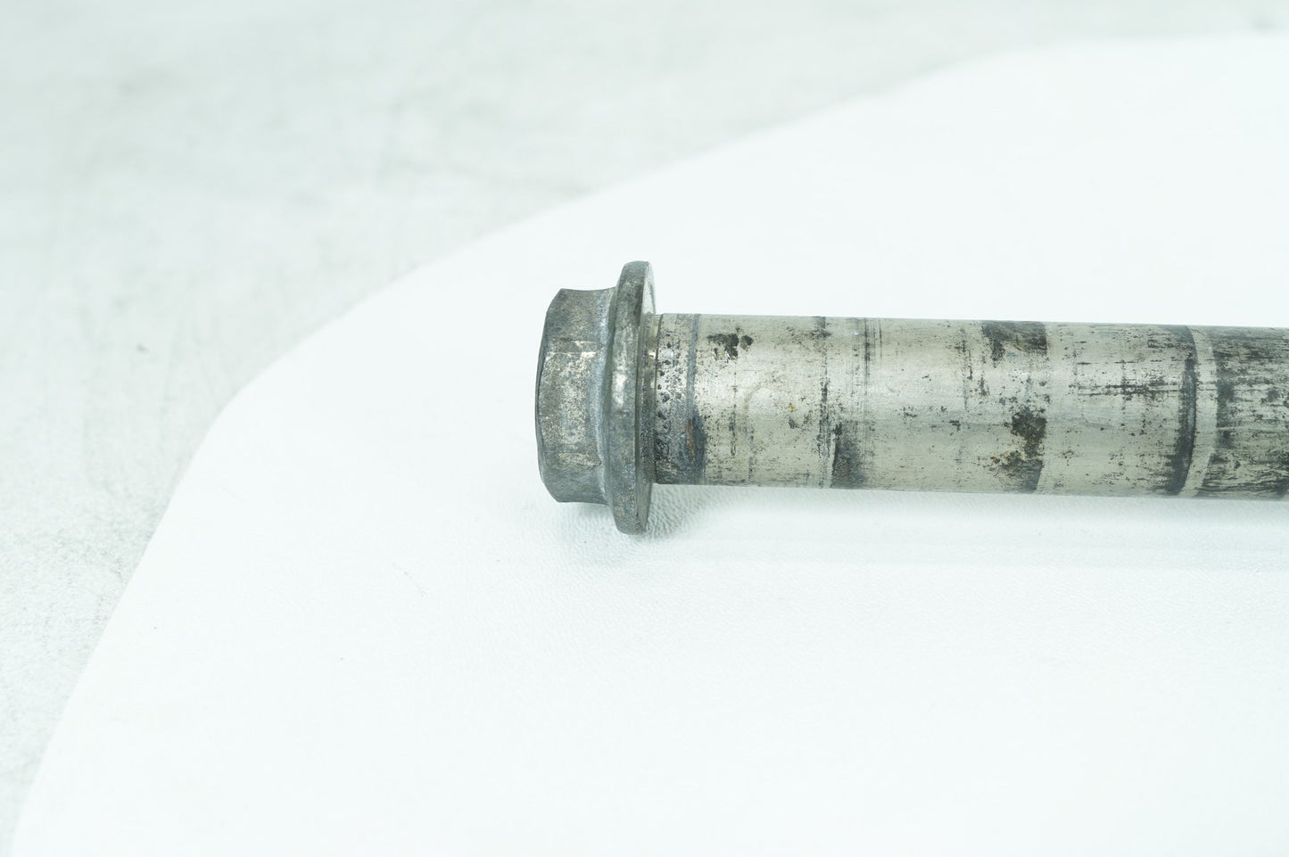 2007 - 2017 Harley-Davidson Dyna Switchback Rear Wheel Axle Bolt Shaft 41114-08