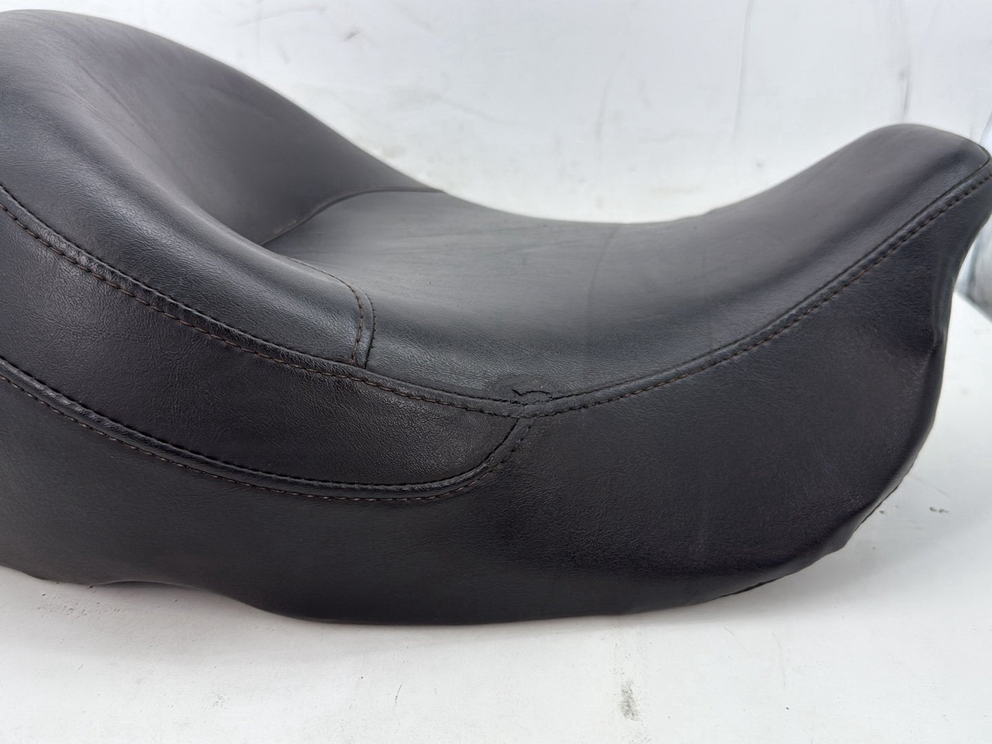 2006 Harley Road King Touring FLHRCI Classic OEM Rider Driver Solo Seat Pillion