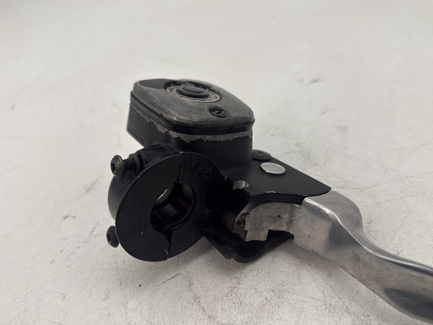 2007 Harley Touring FLHTP Electra Glide Police OEM Front Right Brake Lever Master Cylinder