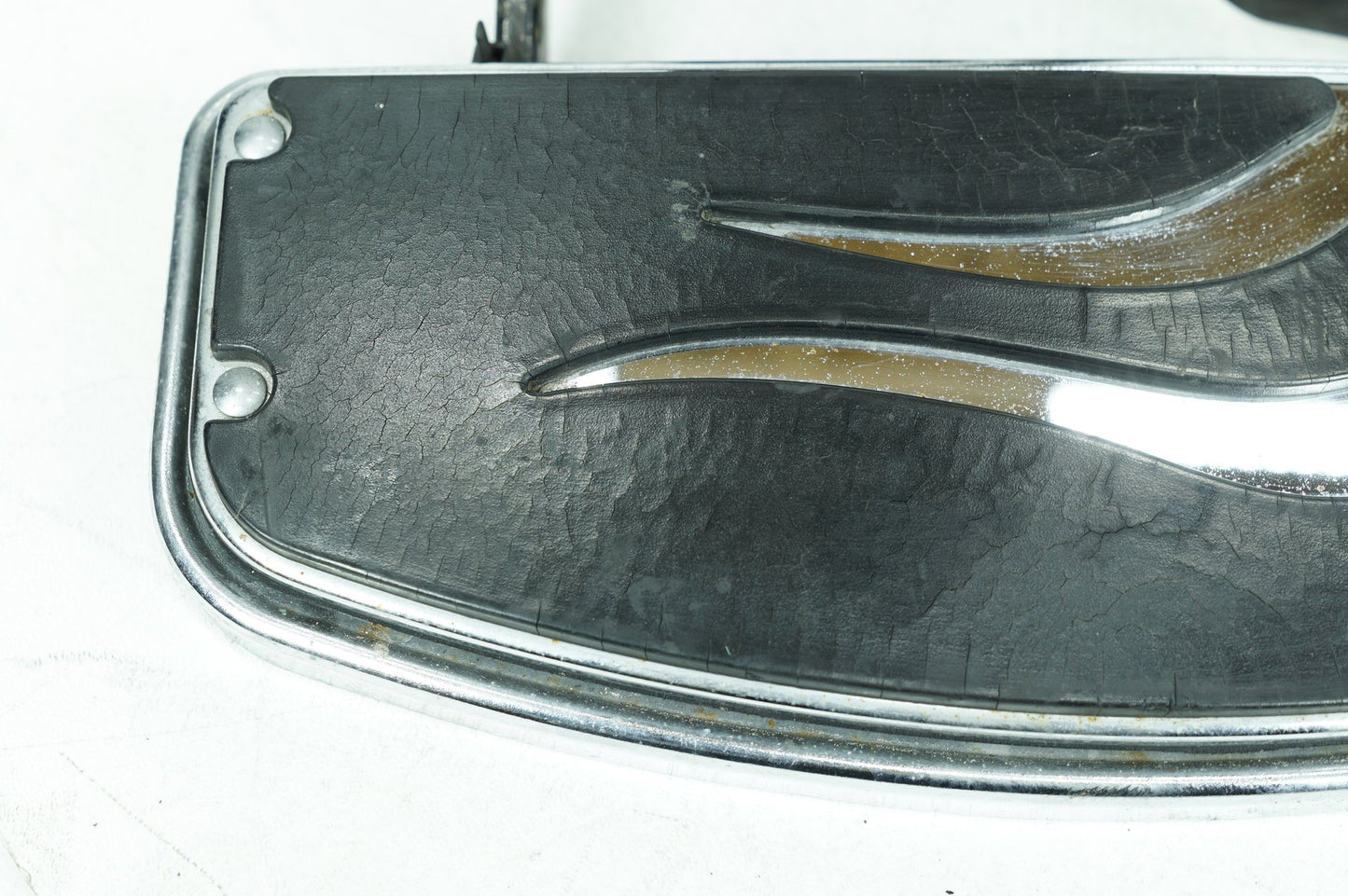 1999 - 2006 Harley-Davidson Softail Fat Boy Left Driver 1 Floorboard Foot Rest 33630-00A