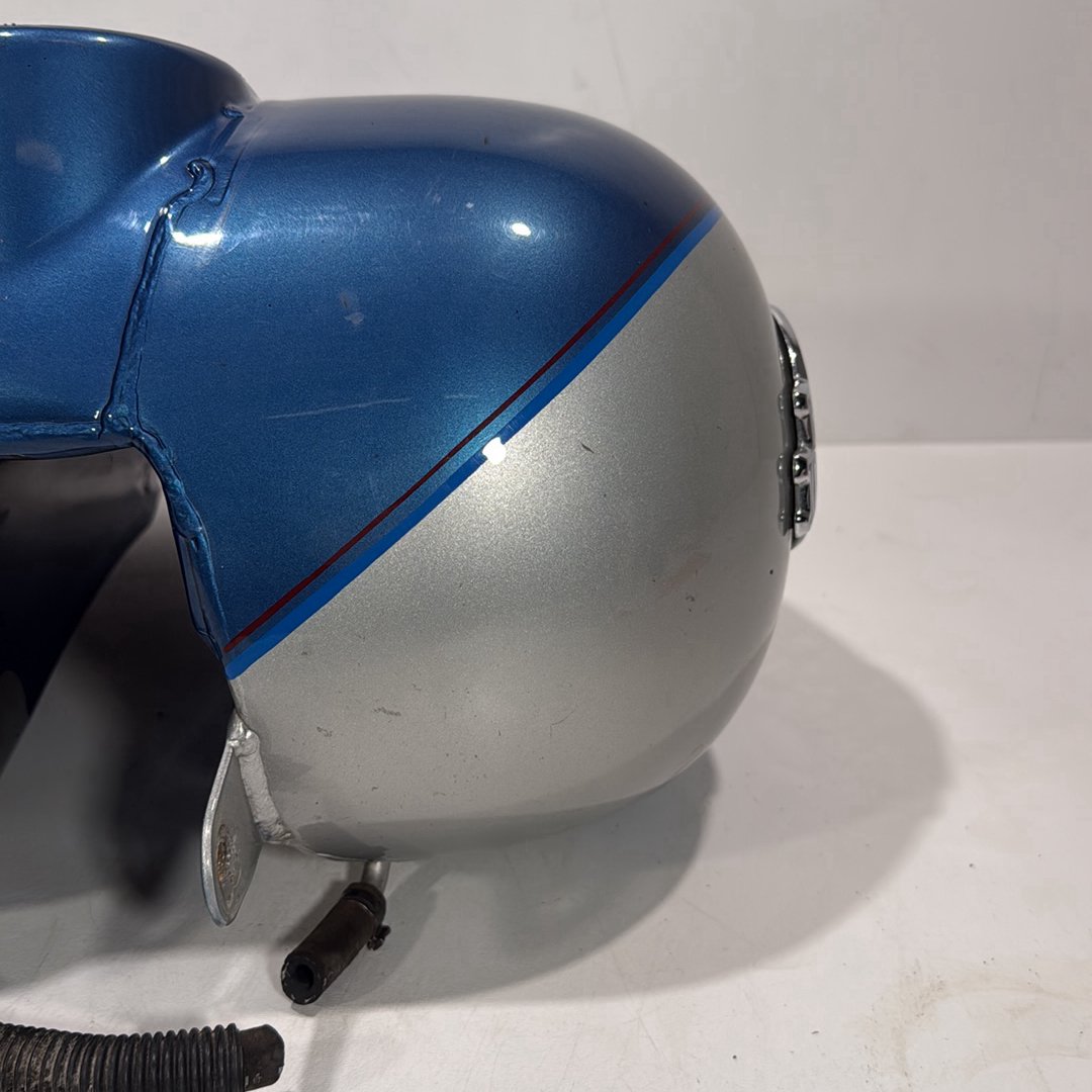 1999 - 2006 Harley-Davidson Touring Electra Glide Ultra Fuel Gas Tank Gasoline Reservoir  	61356-03