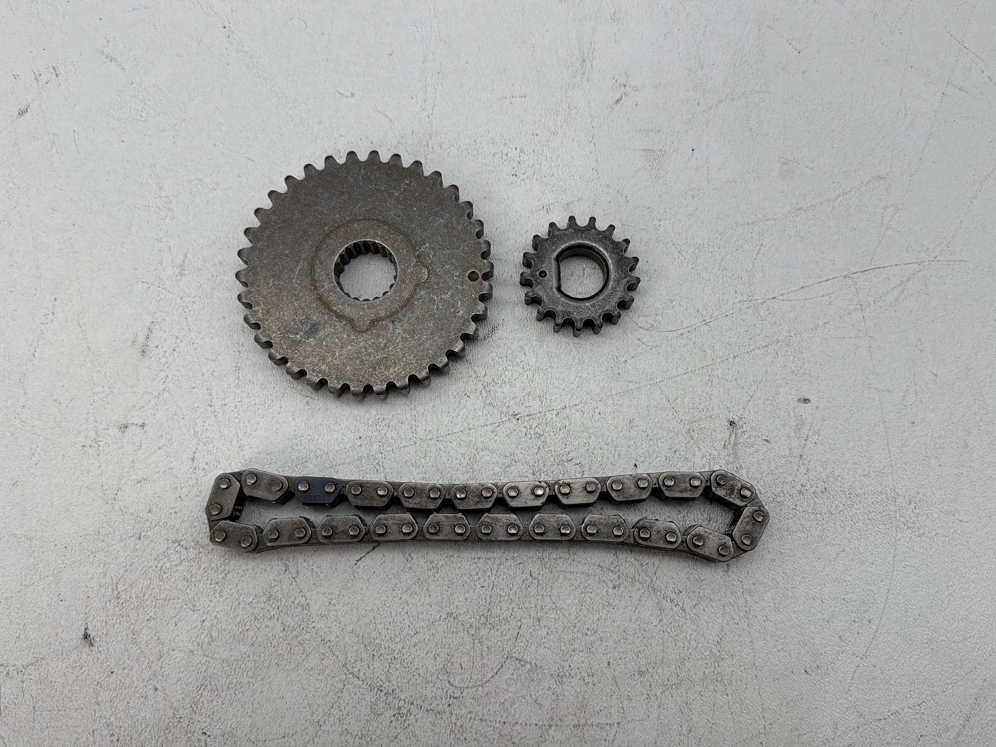 2006 Harley Touring FLHTCI Electra Glide Classic OEM Engine Motor Lower Timing Chain Guide