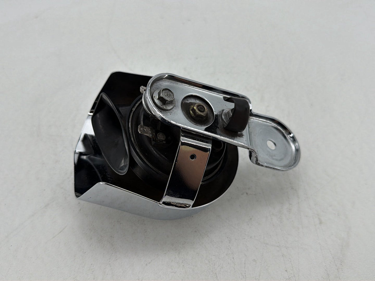 2007 Harley Dyna Street Bob FXDBI OEM Horn Signal Klaxon Chrome Cover