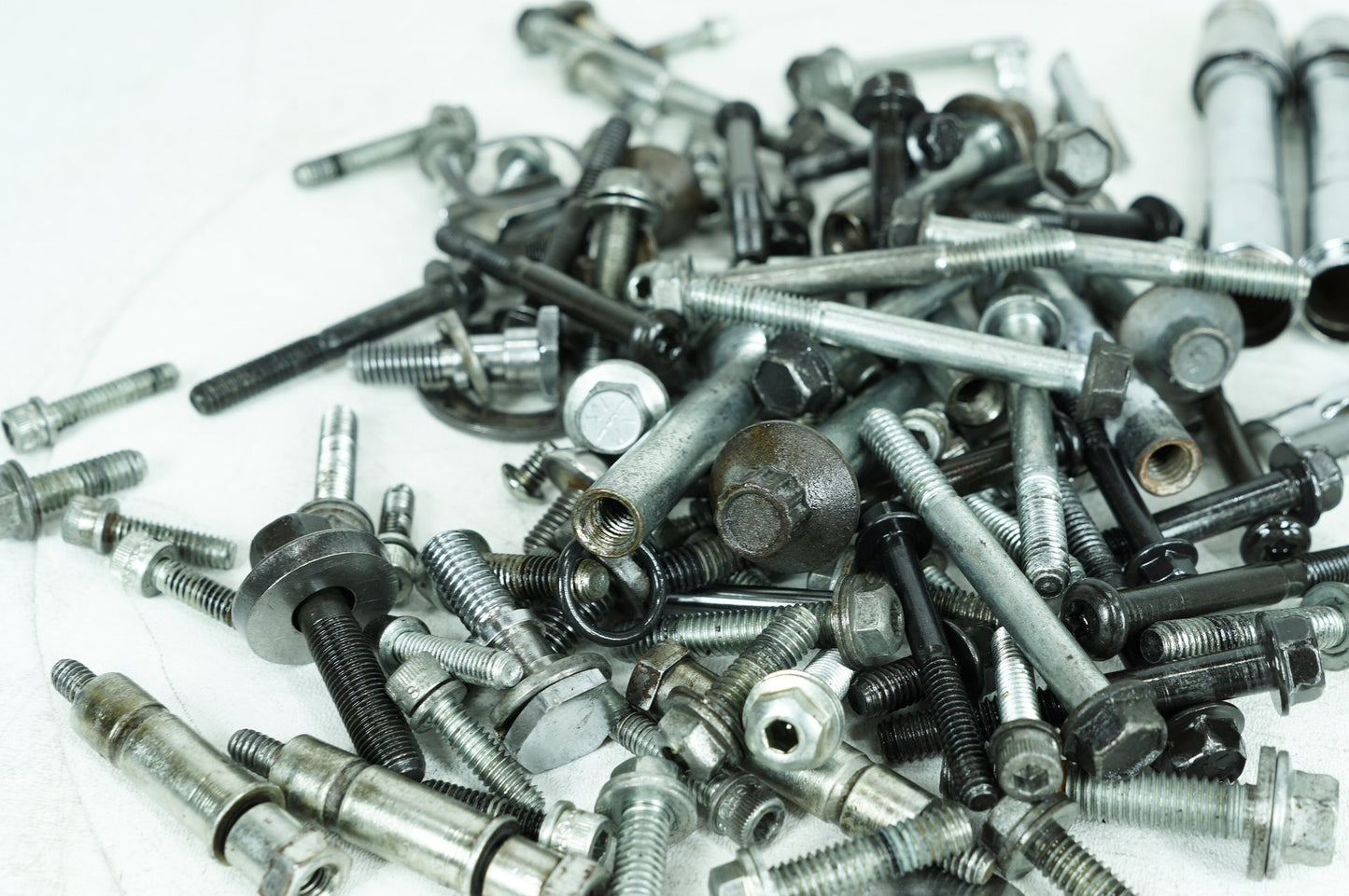 1999 - 2006 Harley-Davidson Softail Heritage Classic Twin Cam Engine Hardware Bolt Pushrods  	16480-92A