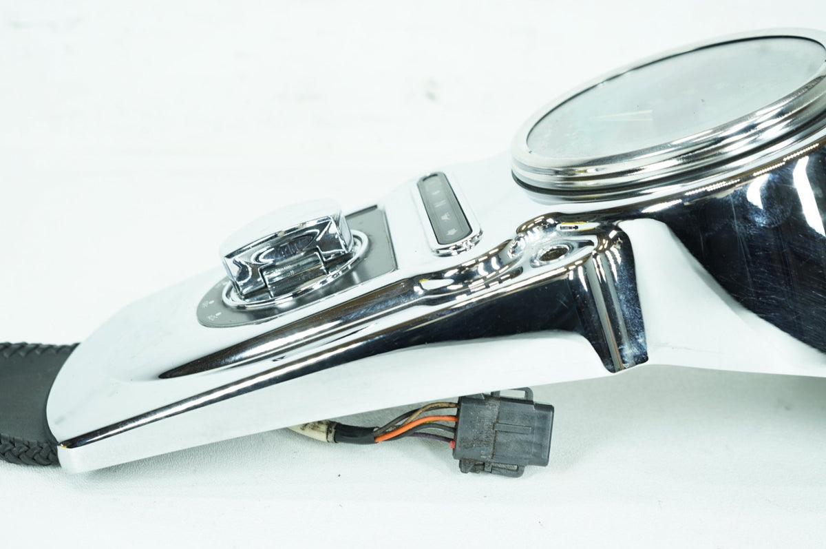 1999 - 2006 Harley-Davidson Dyna Wide Glide Fuel Tank Dash Console Speedometer NOKey 71211-04A