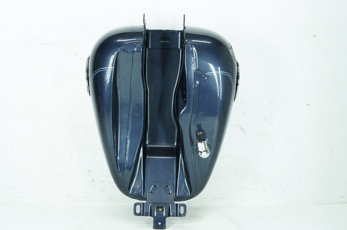 2007 - 2012 Harley-Davidson Touring Electra Glide Ultra Fuel Gas Tank Gasoline Reservoir  	61356-08