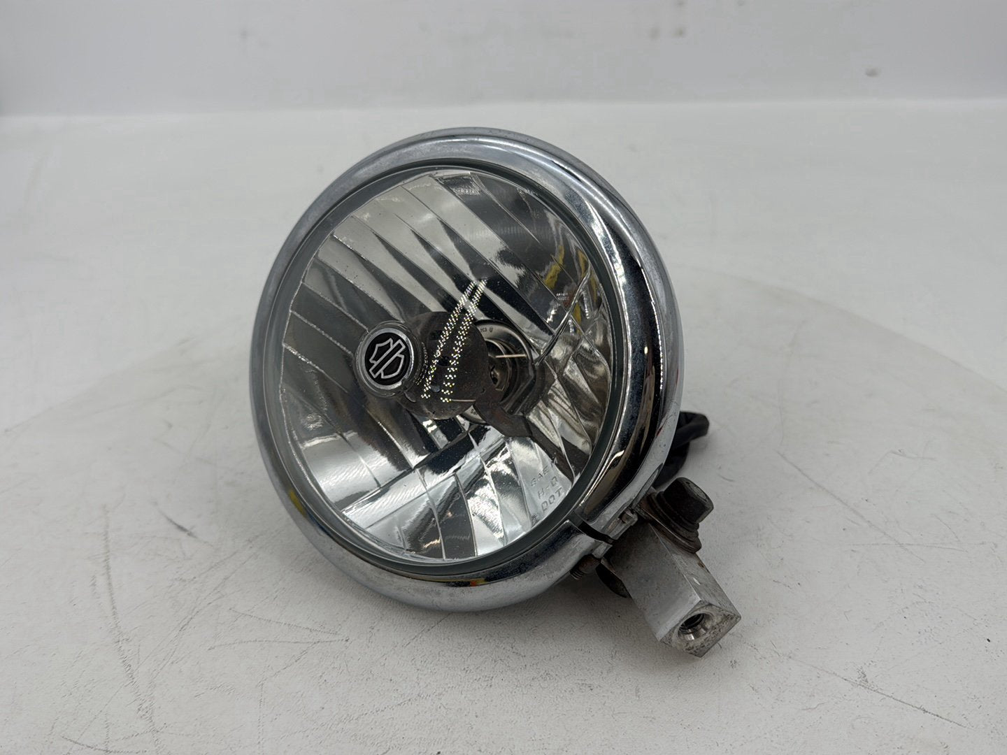 2007 - 2012 Harley-Davidson Dyna Super Glide Headlight Headlamp Head Light Halogen  	69162-06A