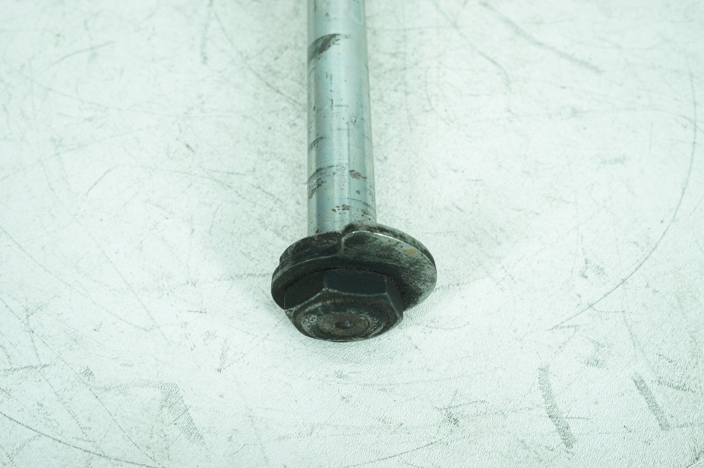 2007 - 2016 Harley-Davidson Touring CVO Street Glide Screamin Rear Wheel Axle Bolt Shaft 41056-09