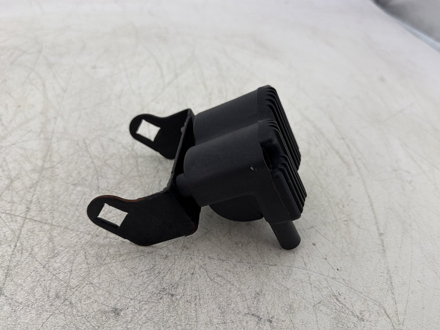 2007 Harley Touring FLHTC Electra Glide Classic OEM Ignition Coil Spark Igniter