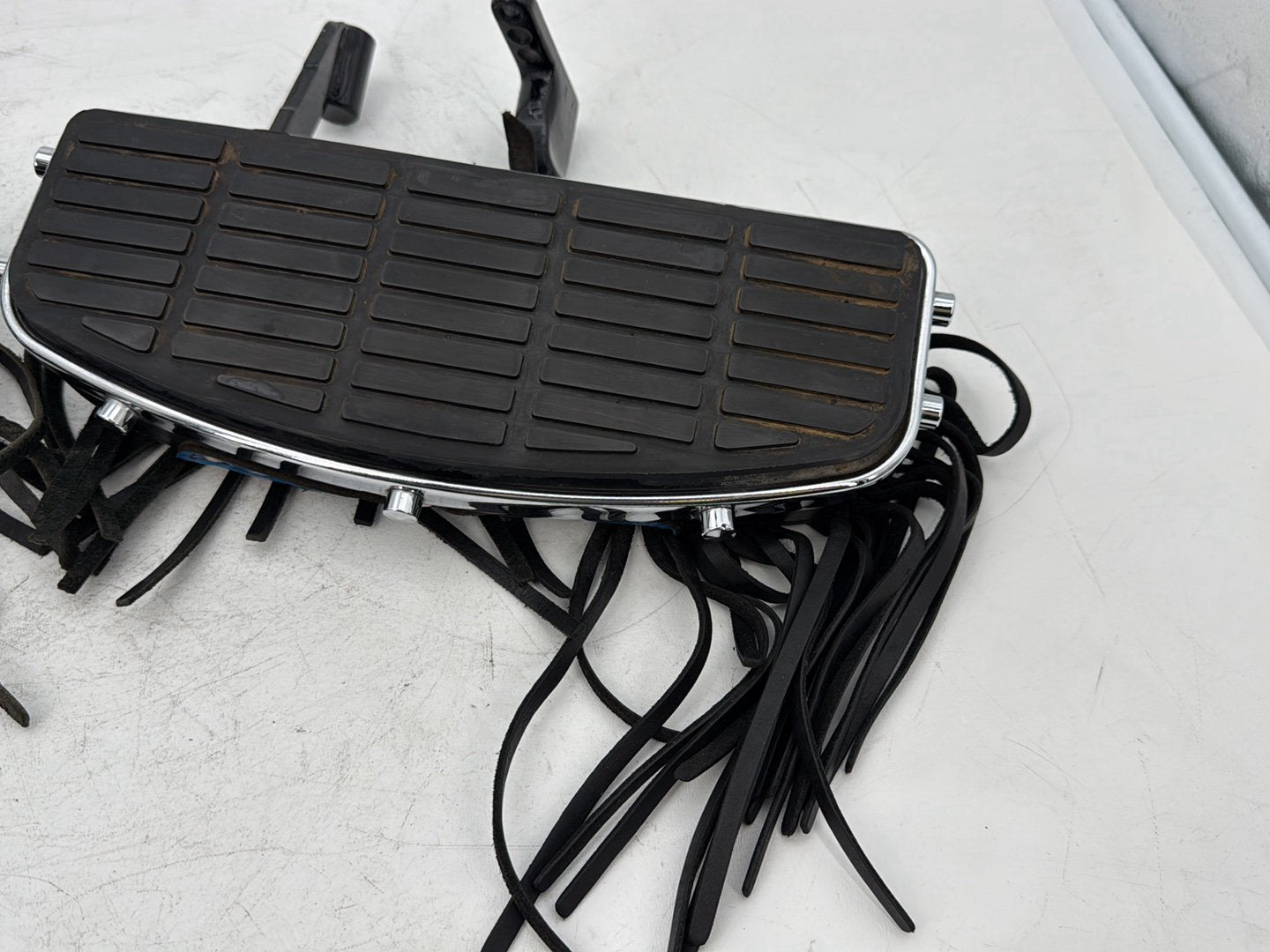 1999 - 2006 Harley-Davidson Touring Electra Glide Classic Left Right Driver Floorboard Foot Rest 50621-79A