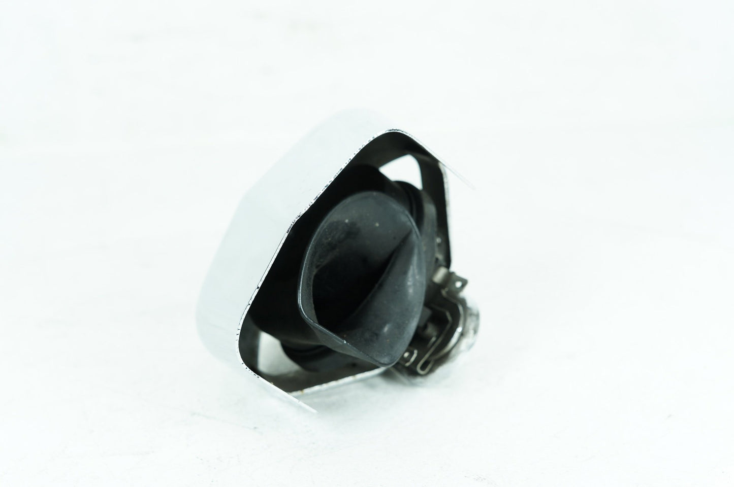 2004 - 2013 Harley-Davidson Sportster Custom Horn Signal Klaxon Chrome Cover 69060-90F