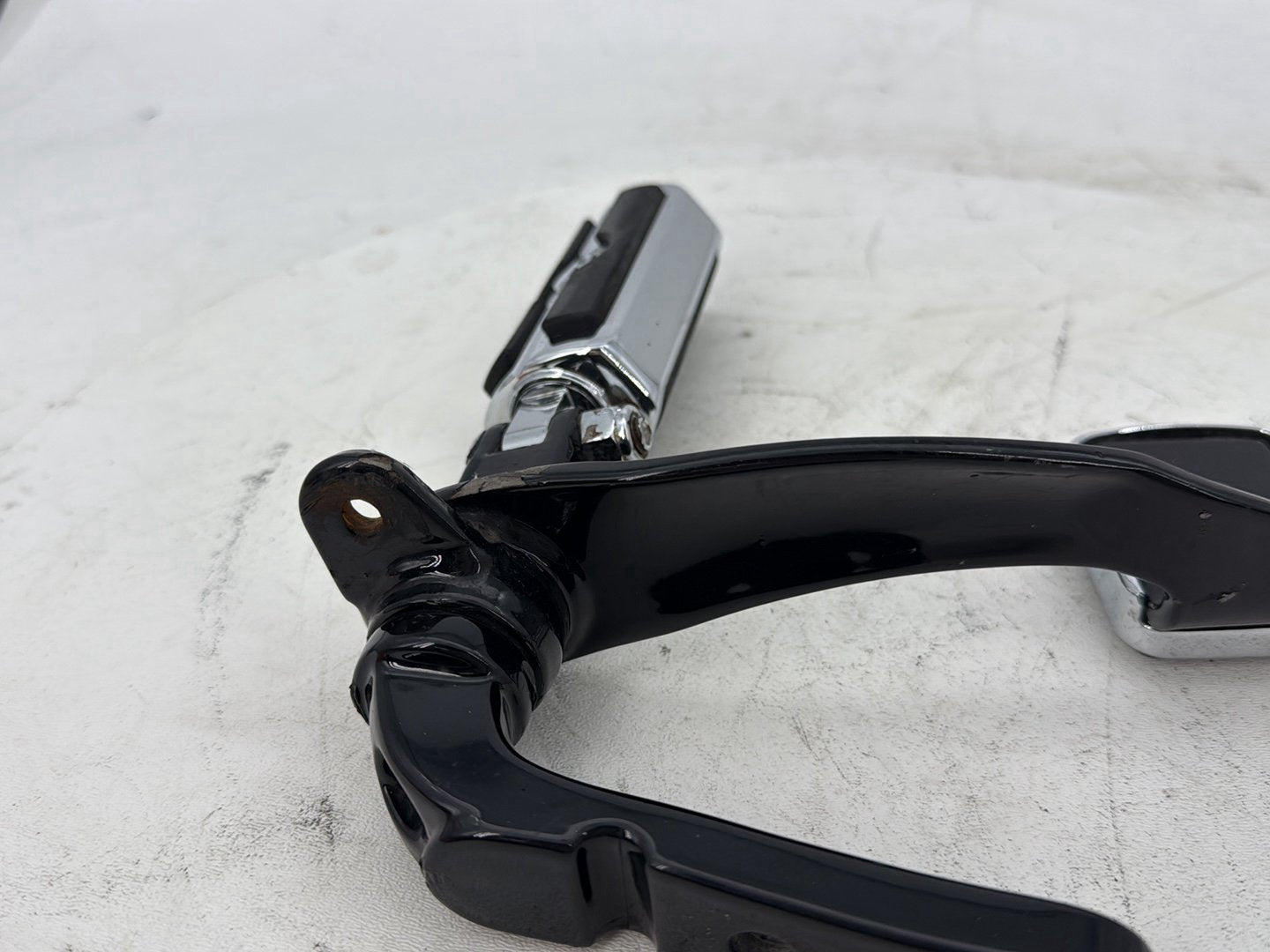 2006 Harley Dyna Super Glide Custom FXDCI OEM Right Driver Foot Controls Peg Rest