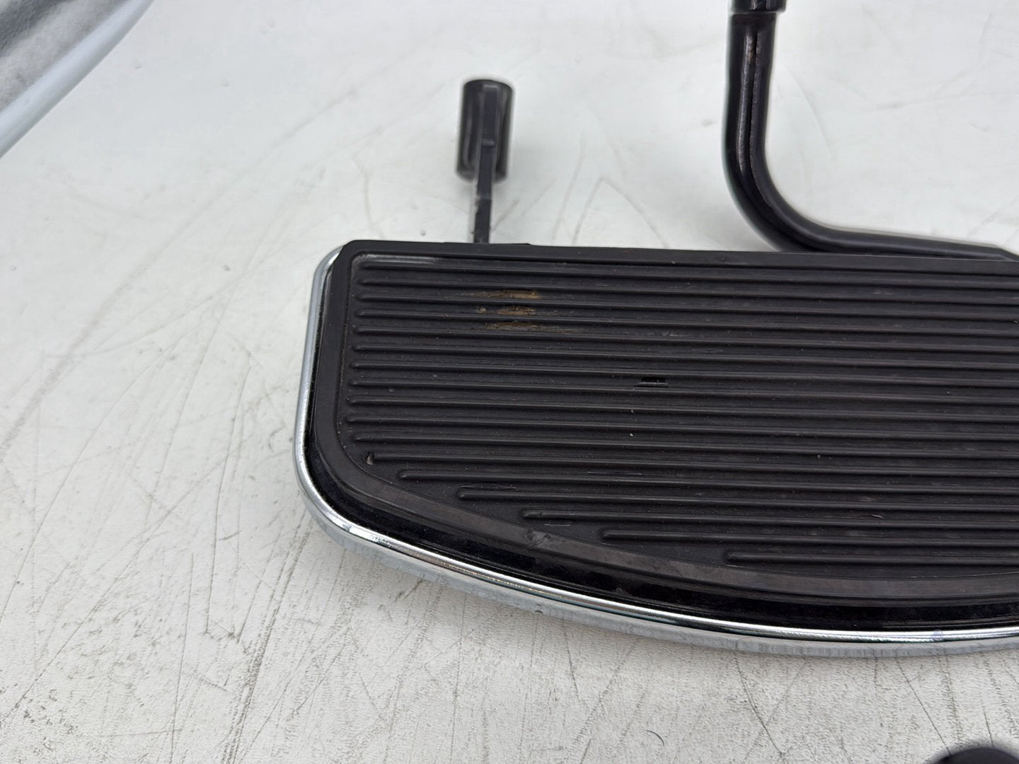 2007 Harley Electra Glide Touring Left Right Driver &amp; Pass Floorboard Foot Rest