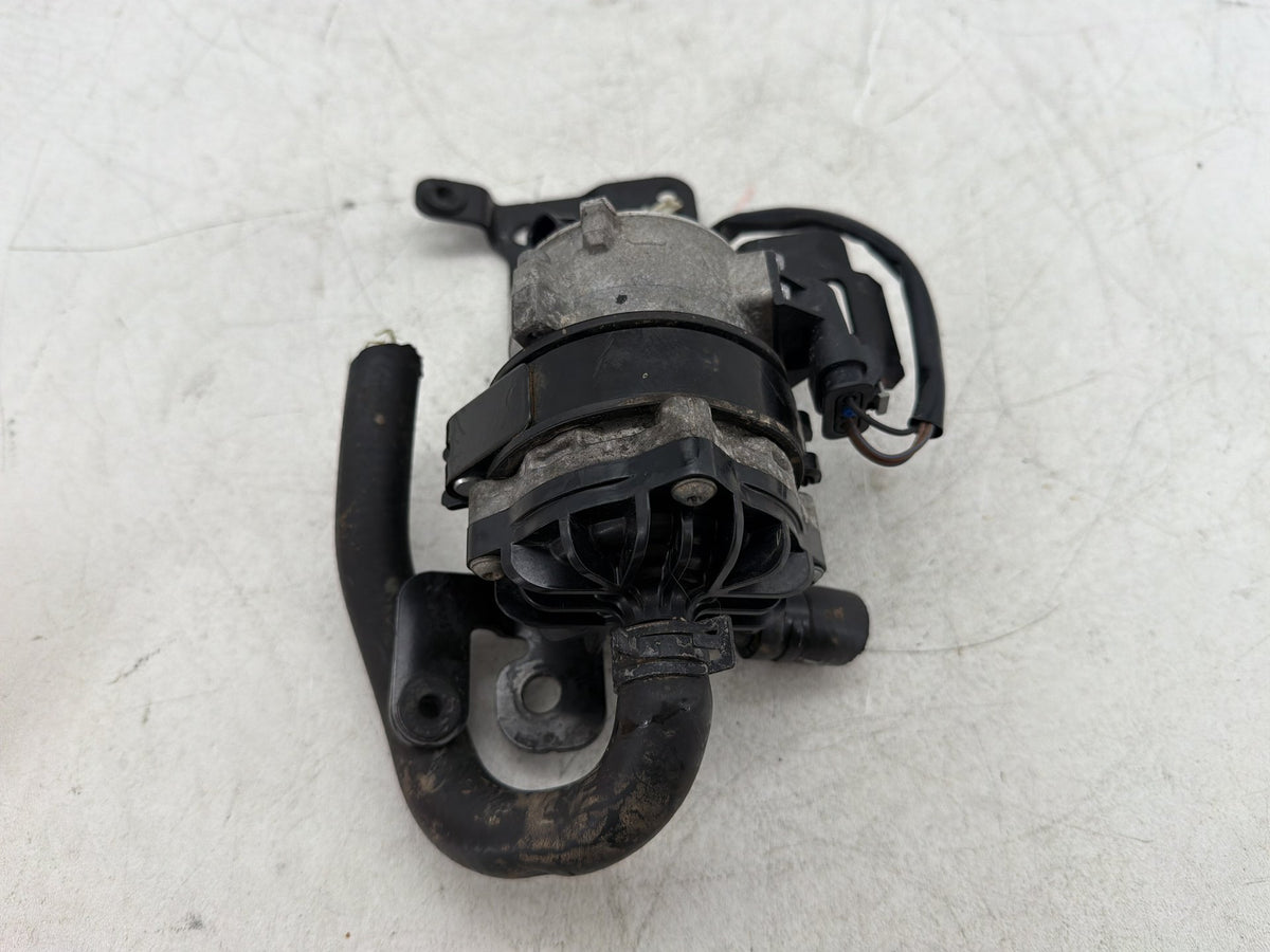 2015 Harley Electra Glide Touring Ultra Engine Coolant Motor Water Pump