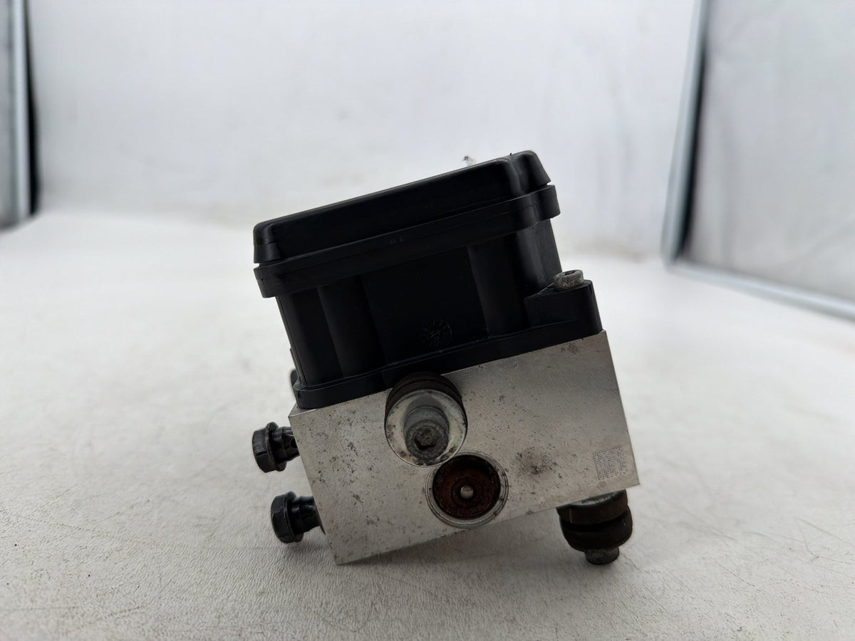 2011 Harley Street Glide Touring FLHX-103 OEM ABS Brake Pump & Control Module
