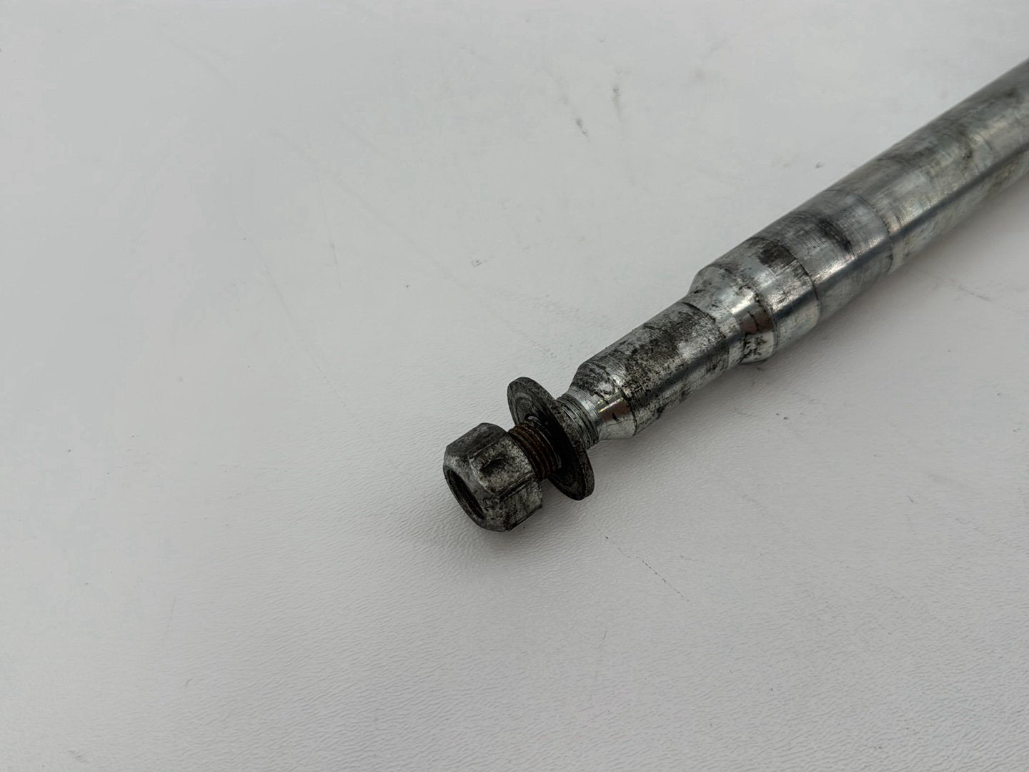 1999 - 2006 Harley-Davidson Touring Electra Glide Classic Front Wheel Axle Bolt Shaft 43364-00