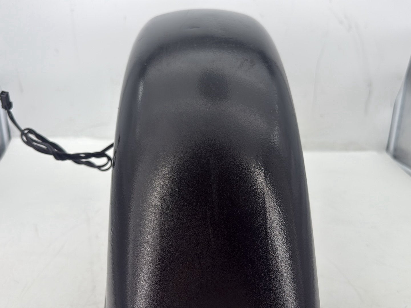 2011 Harley Electra Glide Ultra FLHTK OEM Front Wheel Fender Shell Panel