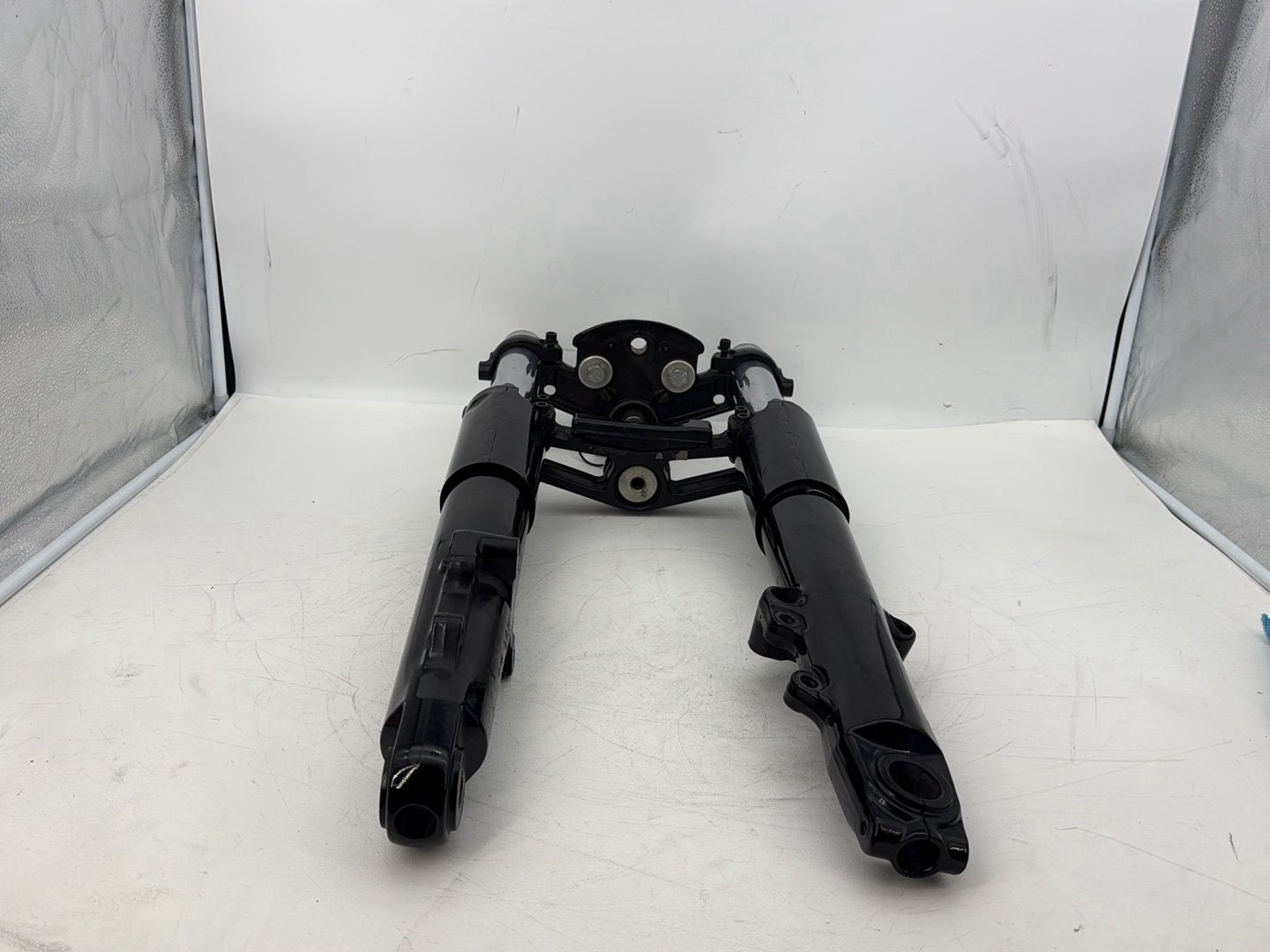 2015 Harley Touring FLHXS Street Glide OEM Front Triple Tree Set & LH RH Fork Legs Sliders