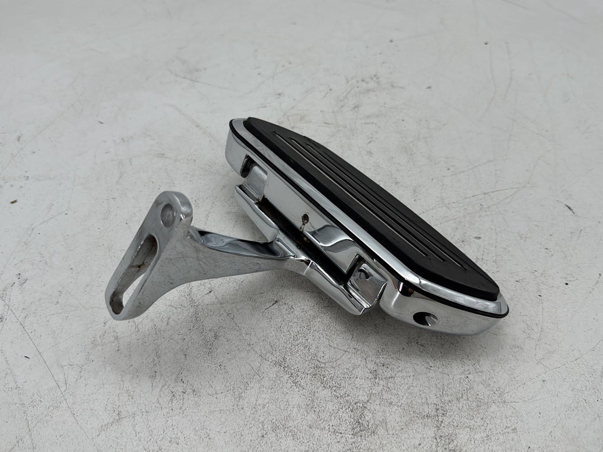 2006 Harley Street Glide Touring FLHXI OEM 1 Passenger Floorboard Foot Rest
