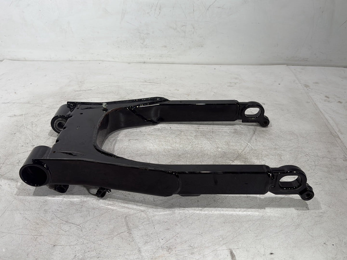 2007 Harley Street Glide Touring FLHX OEM Rear Fork Swingarm Swing Arm
