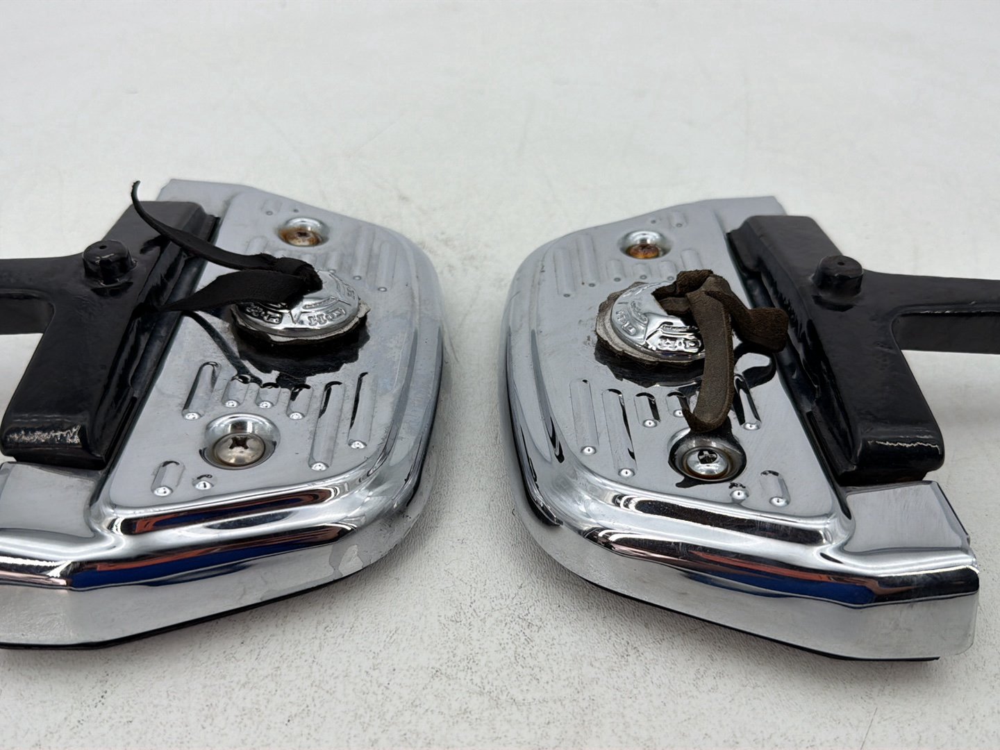 1984 - 1998 Harley-Davidson Touring Electra Glide Classic Left & Right Passenger Floorboard Foot Rest