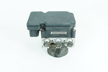 14 Harley Touring FLHTK Electra Glide Ultra OEM ABS Brake Pump &amp; Control Module