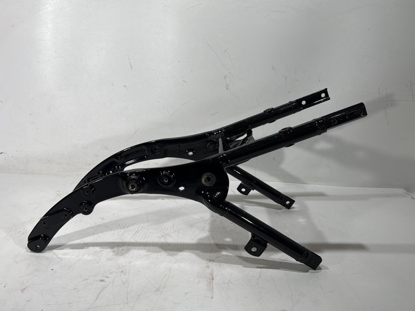 2010 Harley Street Glide Touring FLHX OEM Rear Back Sub Frame Rail Bar 48079-09BHP