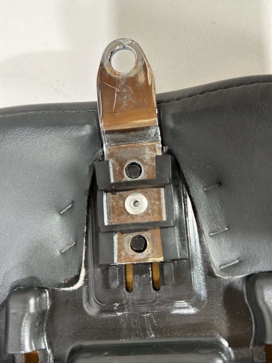 2010 Harley Road King Touring Classic OEM Passenger Rider Driver Seat Saddle