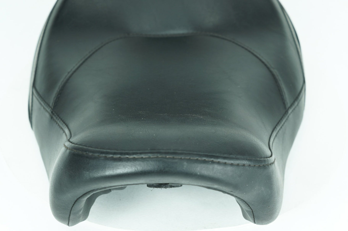 2007 - 2017 Harley-Davidson Dyna Street Bob Rider Driver Solo Seat Pillion 51475-09A