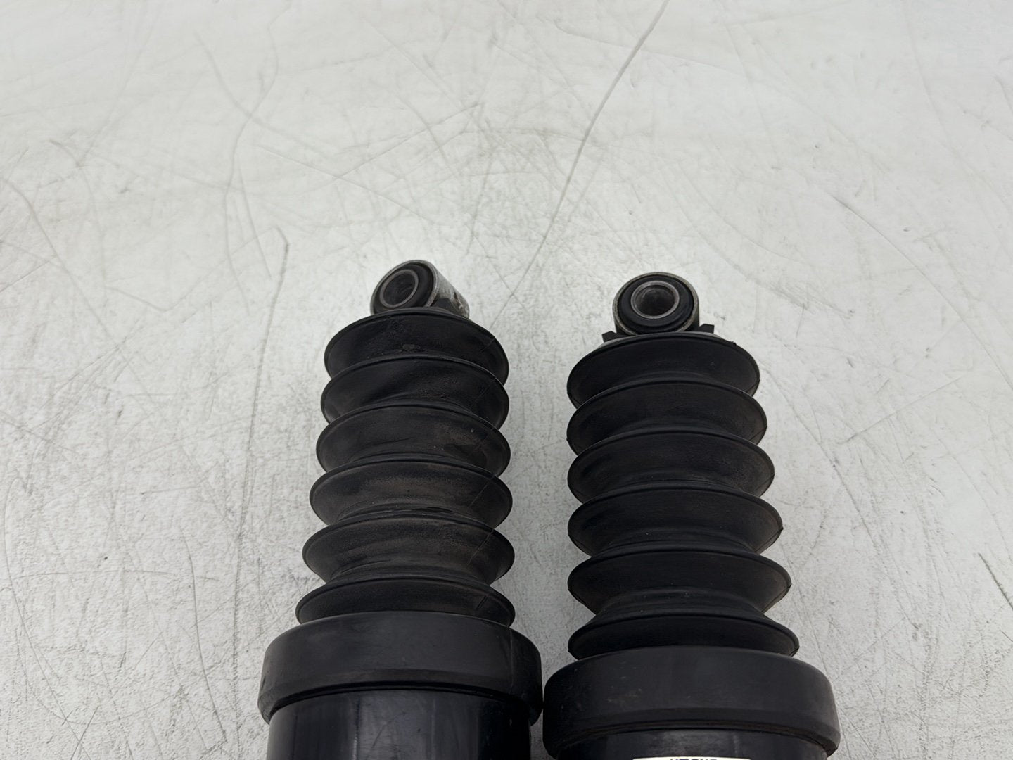 2006 Harley Electra Glide Touring Classic FLHTCI OEM Rear Left Right Shock Absorbers