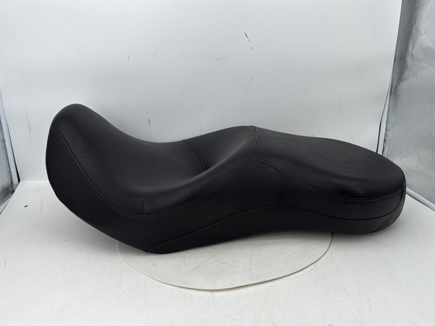 2007 - 2012 Harley-Davidson Dyna Super Glide Passenger Rider Driver Seat Saddle   53077-06