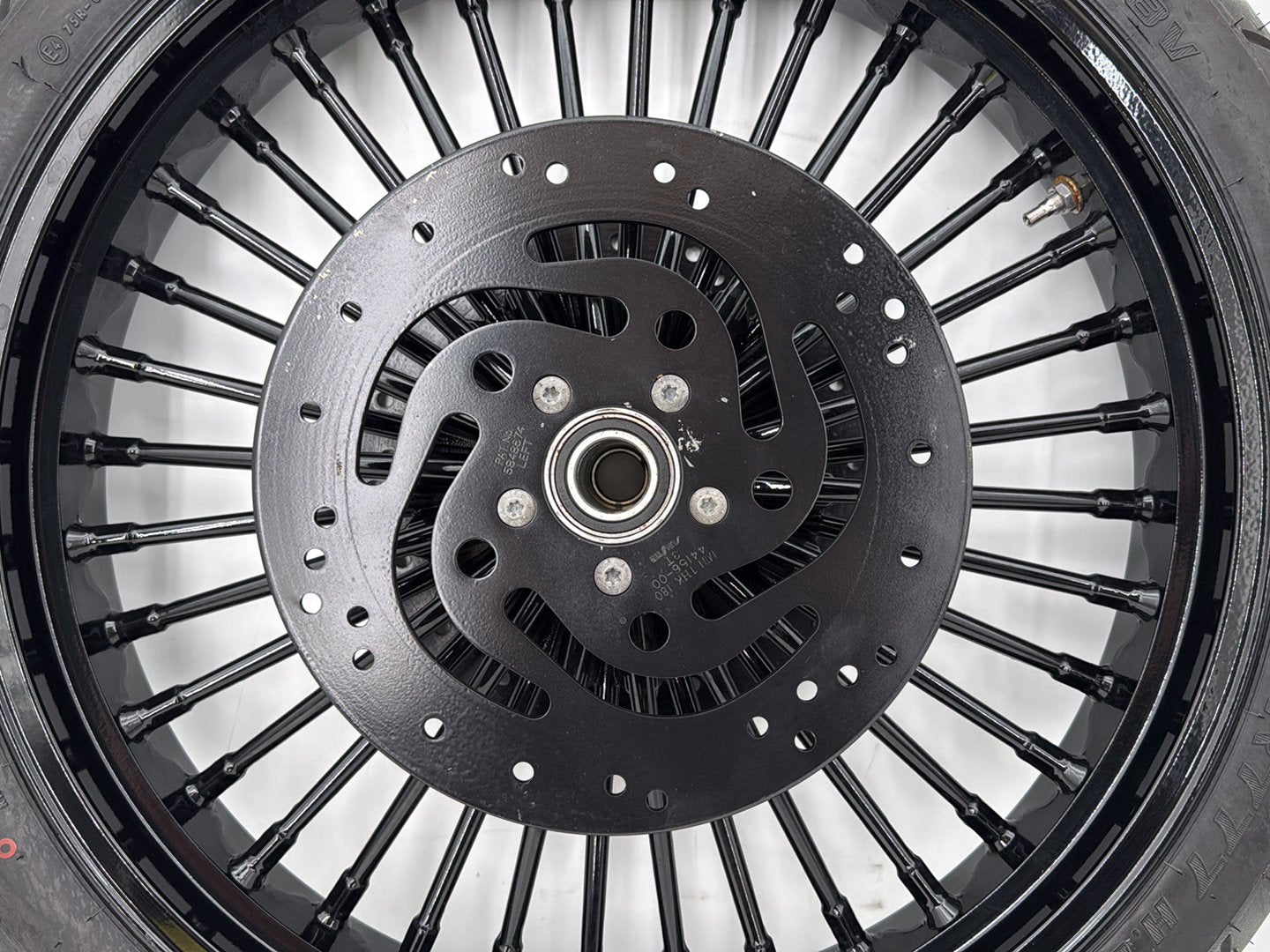 1999 - 2006 Harley-Davidson Touring Electra Glide Front Wheel Rim Tire 120/70-21 М/С 68V