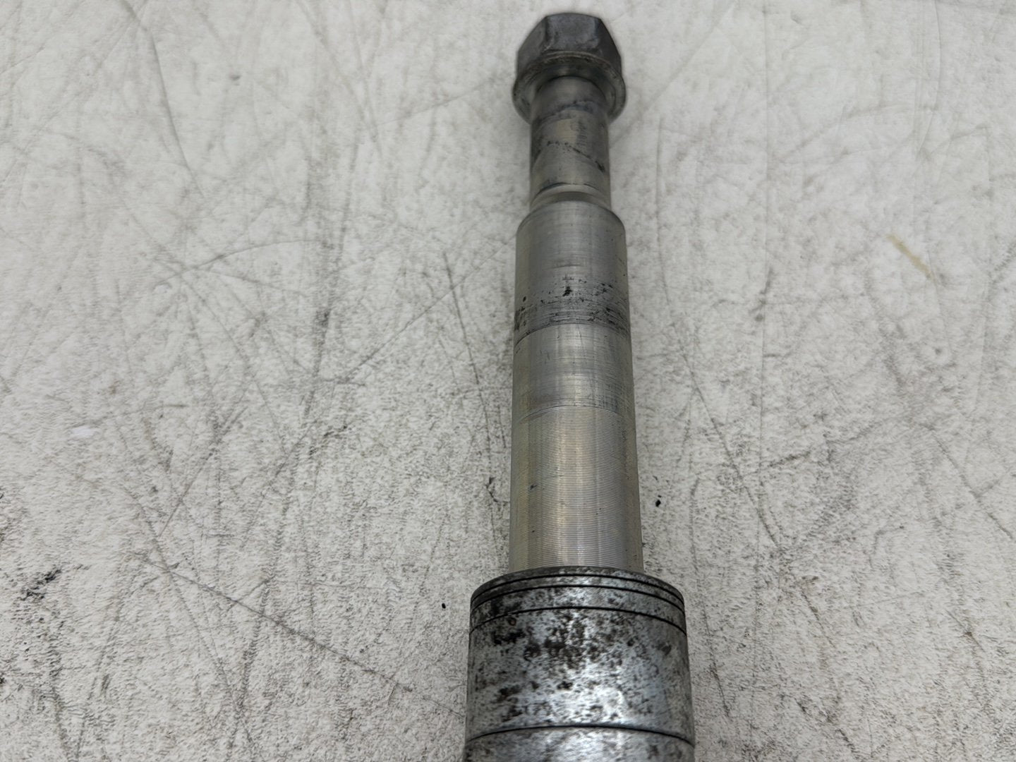 2012 Harley Dyna Super Glide Custom FXDCI OEM Front Wheel Axle Bolt Shaft