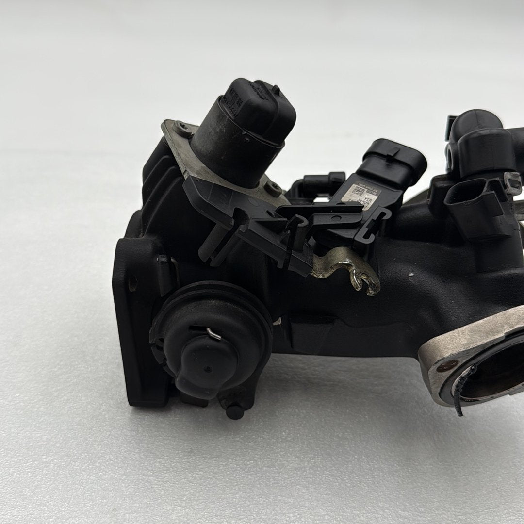 2007 - 2013 Harley-Davidson Touring Electra Glide Ultra Engine Intake Manifold Throttle Body 27708-06