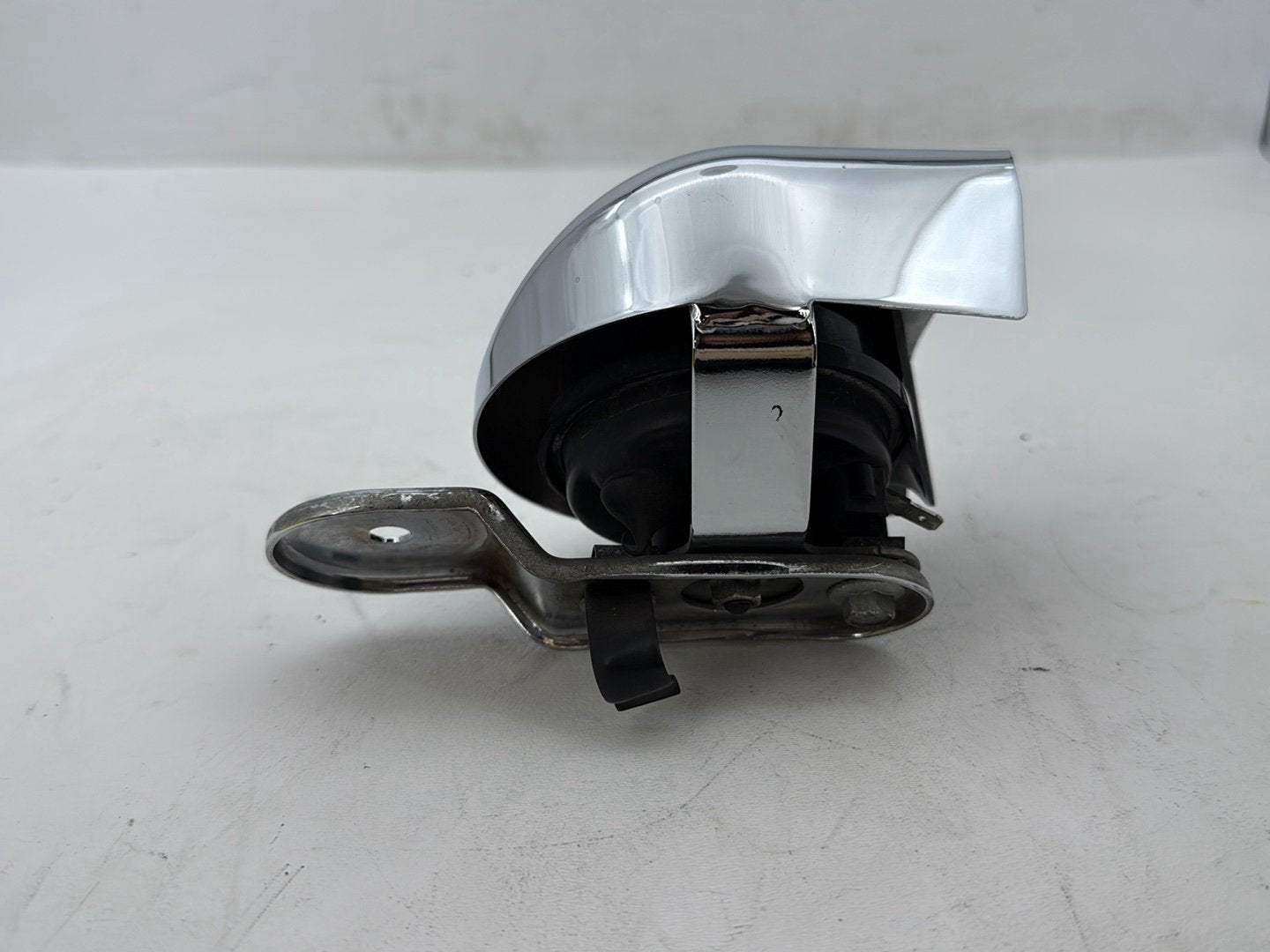 2013 Harley Street Glide Touring FLHX OEM Horn Signal Klaxon Chrome Cover