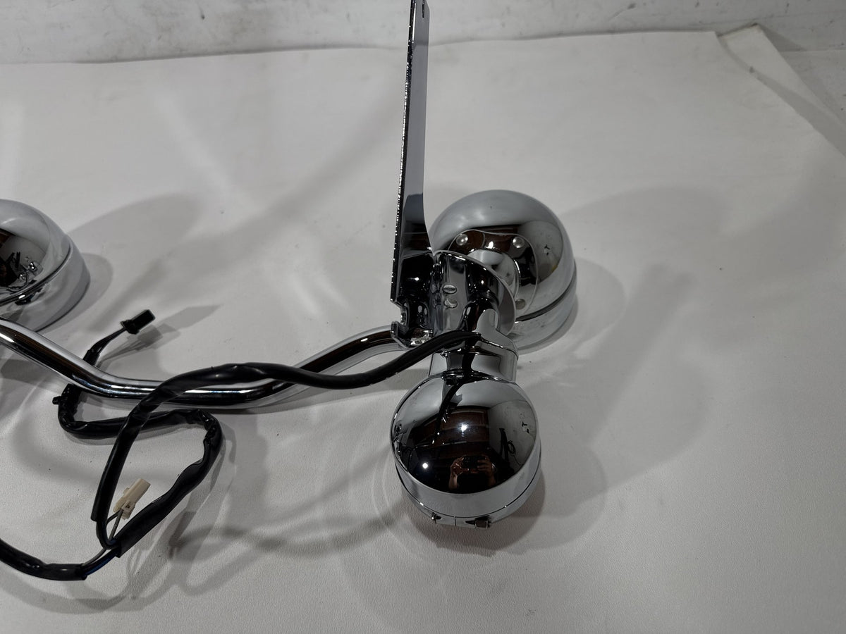 2004 Harley Road King Touring OEM Front Turn Signal Indicators Aux Light Bar
