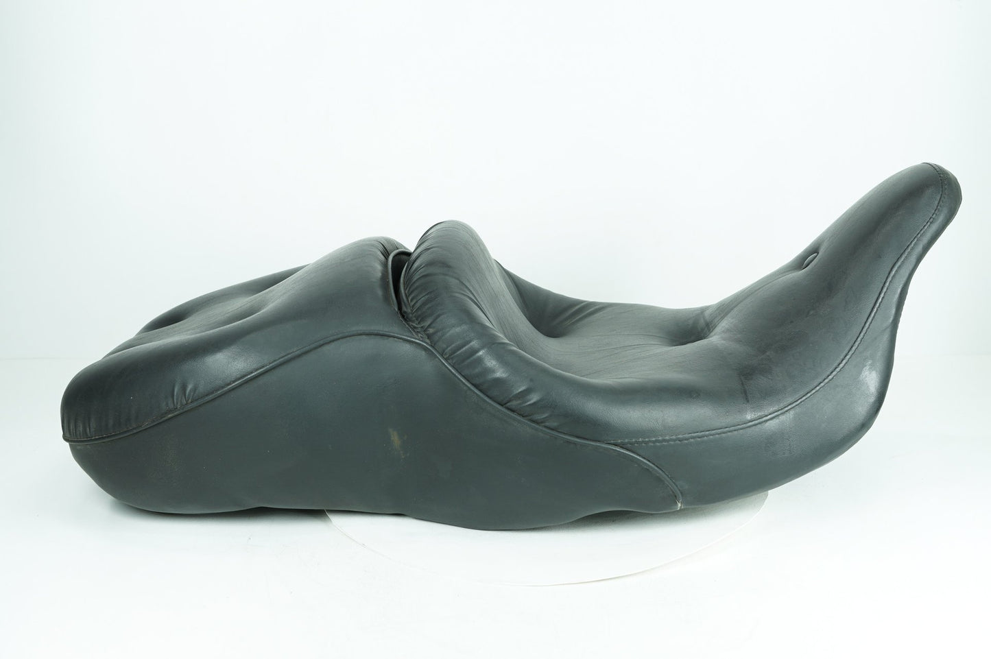1999 - 2006 Harley-Davidson Touring Electra Glide Classic Passenger Rider Driver Seat Saddle  	51036-03