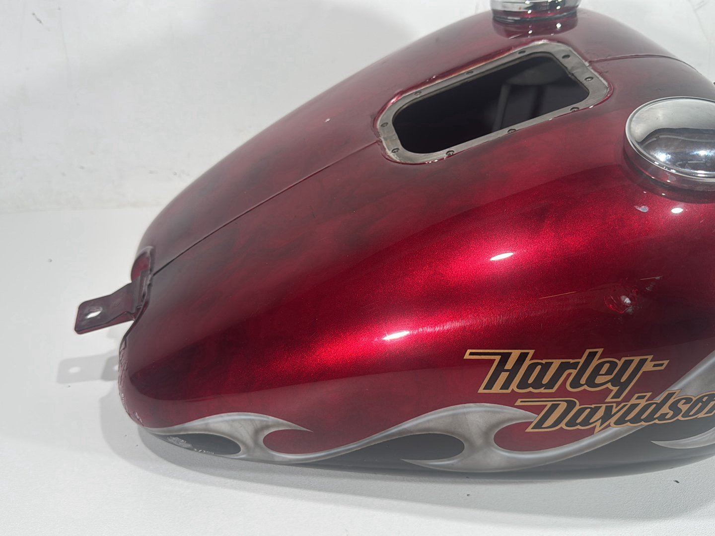 2004 Harley Softail FLSTC Heritage Classic OEM Fuel Gas Tank Gasoline Reservoir