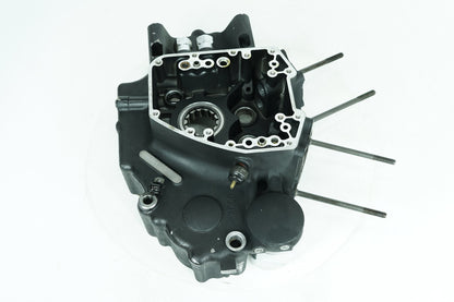 1999 - 2006 Harley-Davidson Softail Heritage Crankcase Shaft Engine Motor Cover 24613-03