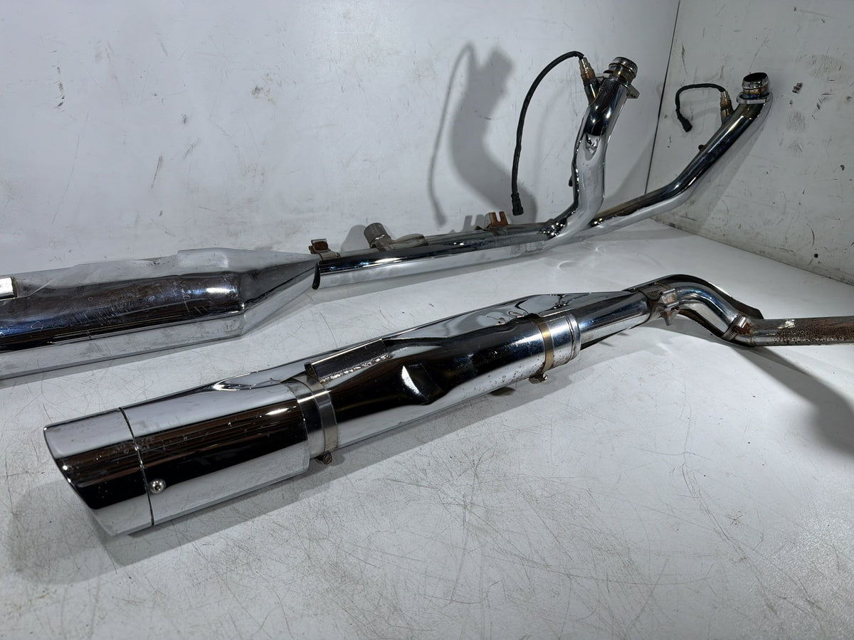 09 Harley Street Glide Touring Exhaust Header Pipes Muffler BENT SCRATCHED